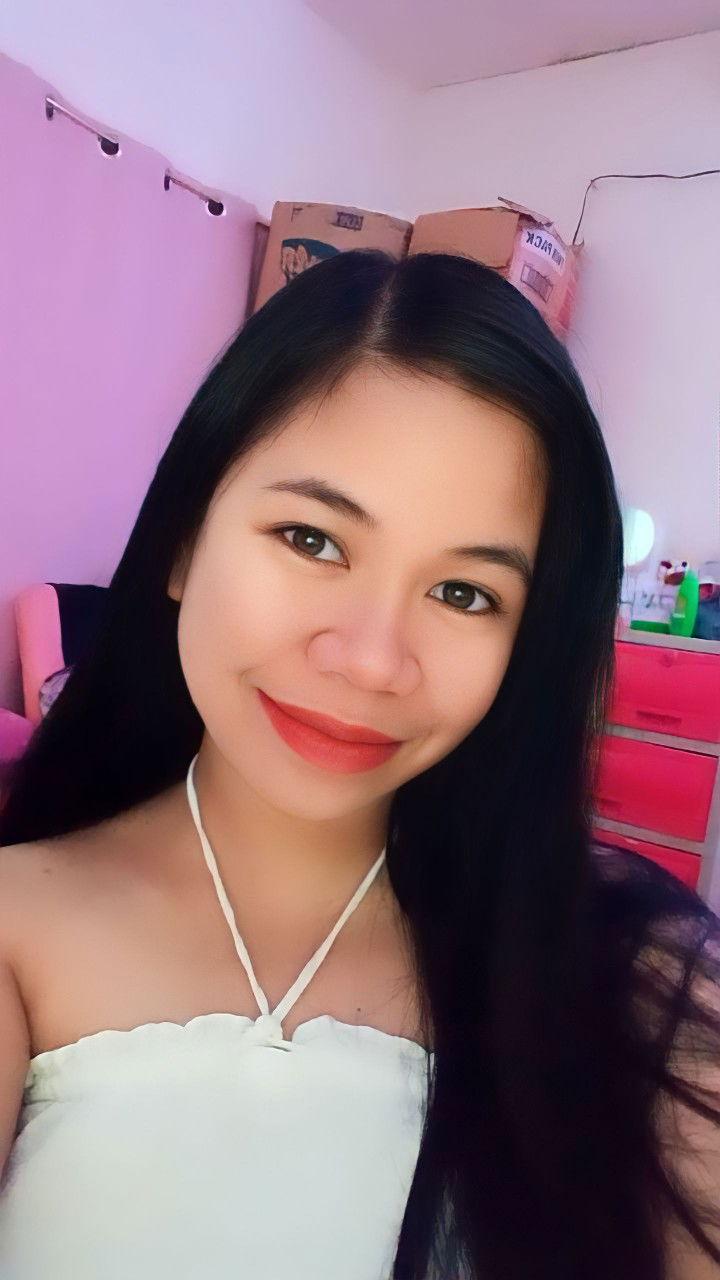 Ella de los Reyes profile icon