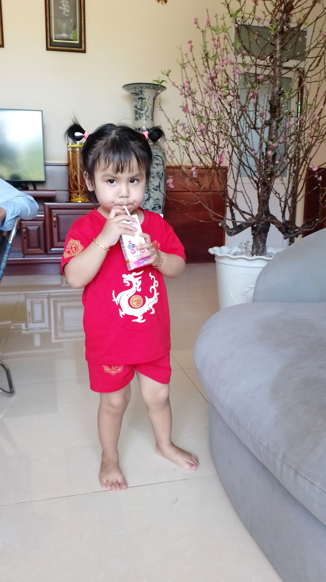 Bé Châu profile icon