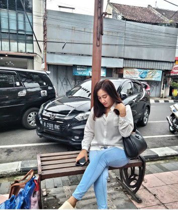 Yulia Fitasari profile icon