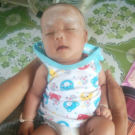 ลูกร้องไห้ไม่ยอมเล่นแบบเด็กคนอื่นๆ