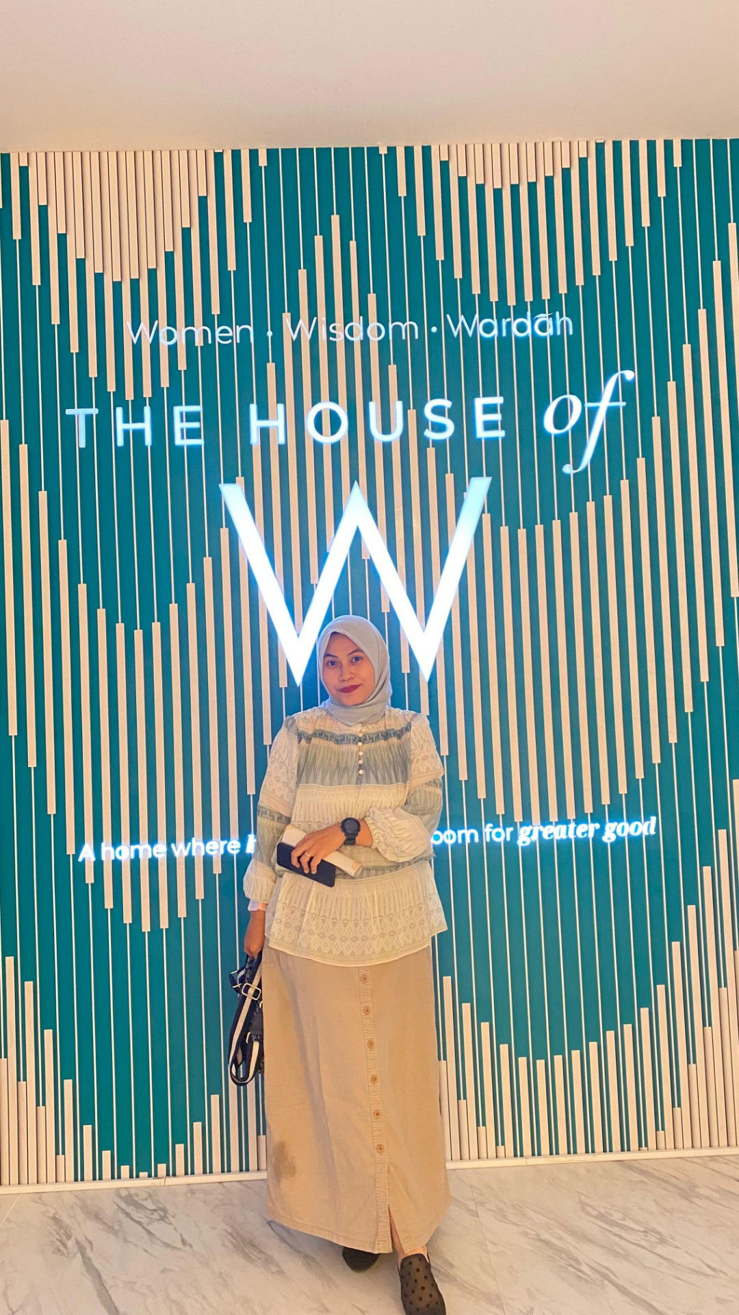 Elida Azhari profile icon