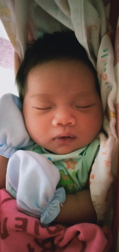คลอดน้องแล้ว ตอน 40 week พอดี คลอดวันที่ 23 ต.ค. น้ำหนัก 3630 g. ตอนนี้น้องได้ 20 วันแล้ว พึ่งมีเวลาลงรูป อืมลืมบอก น้องเป็น ผญ. น่ะค่ะ สมใจแม่เลย
