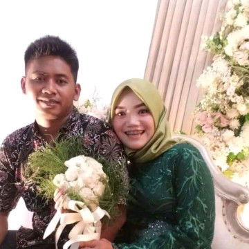 Tri Indriana profile icon