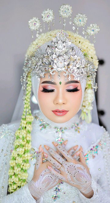 Novita yuliani profile icon