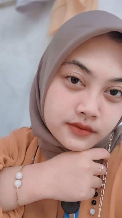 Dewi Kris profile icon