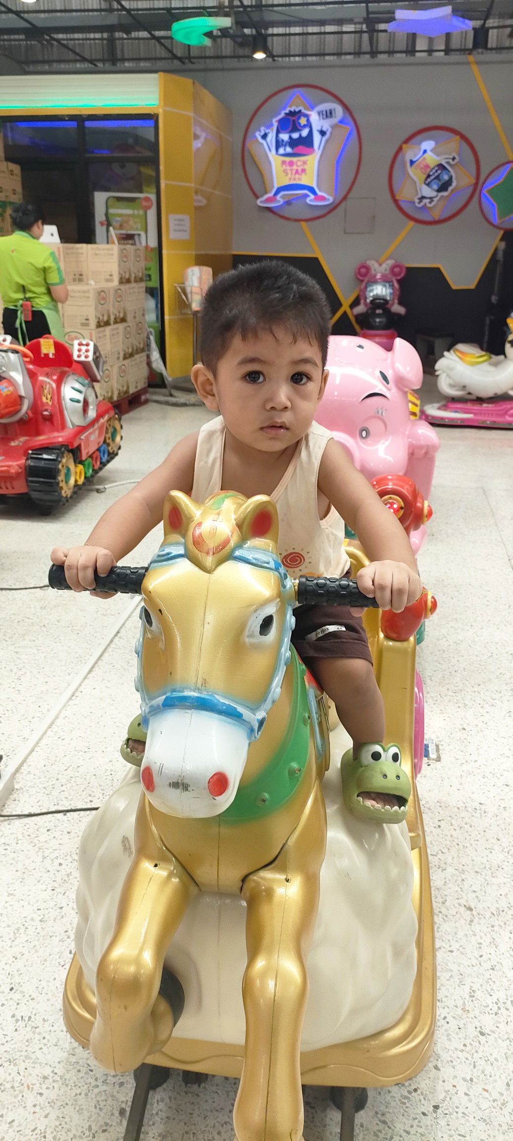 Fon Thip profile icon