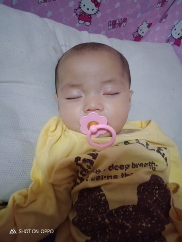 hello , mga mommies , ano po kayang dahilan bat panay suka si babay 3 months old palang po siya ? kada dede nya naisusuka nya ? galing na po kame sa hospital pina laboratory ihi nya normal naman daw po . now follow up check up namin sa tingij nyo po ano k
