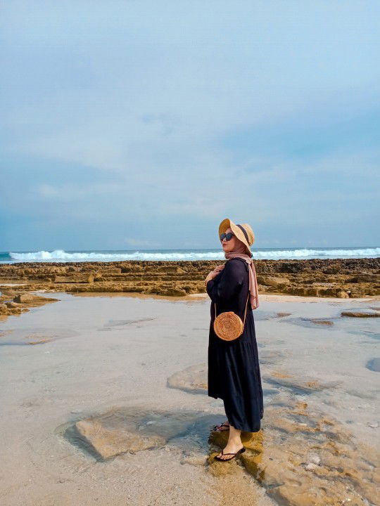 Vivi Oktaviani profile icon