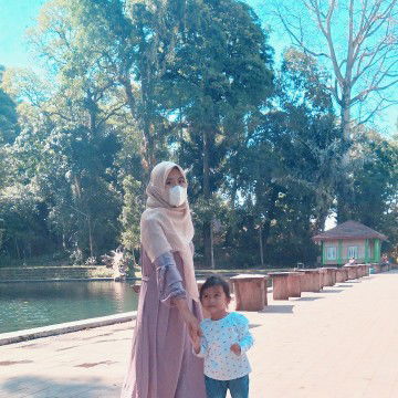 Ria Hermawati profile icon