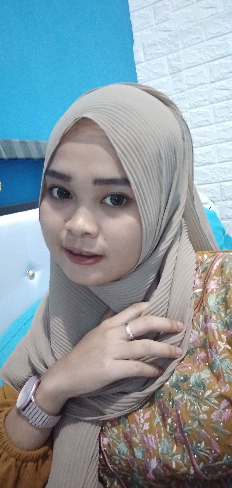 Riza Kurniawati profile icon