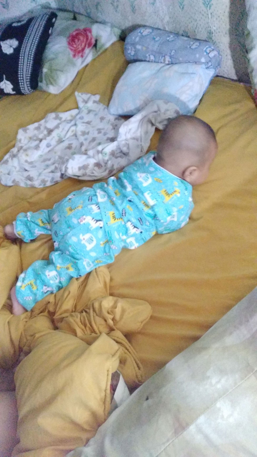 bayi umur 3 bulan berat jelang 4 bulan. beratnya sudah mencpai 8,7 kg normalkah?