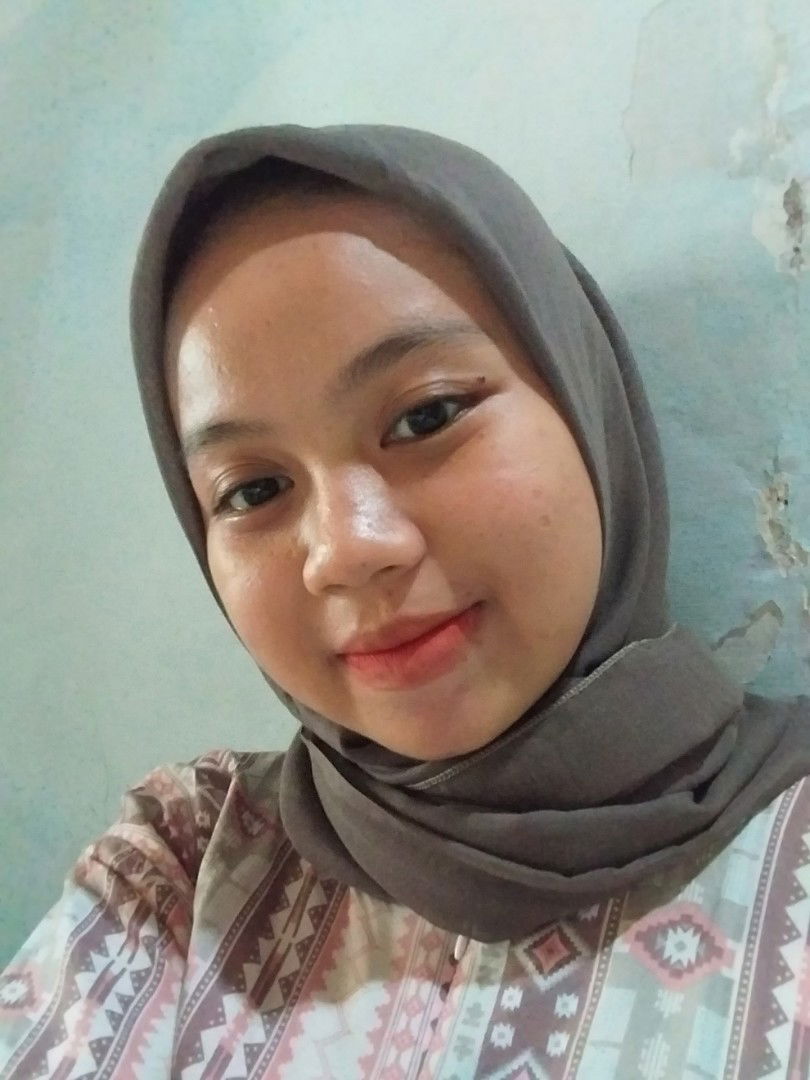 Putri Anggun profile icon