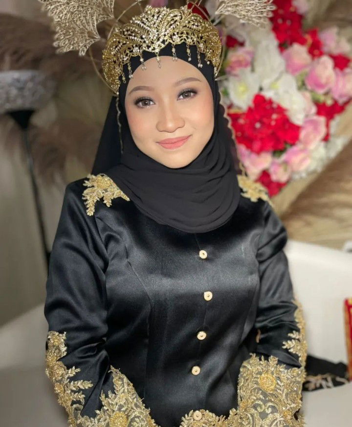 Fitri Aina profile icon