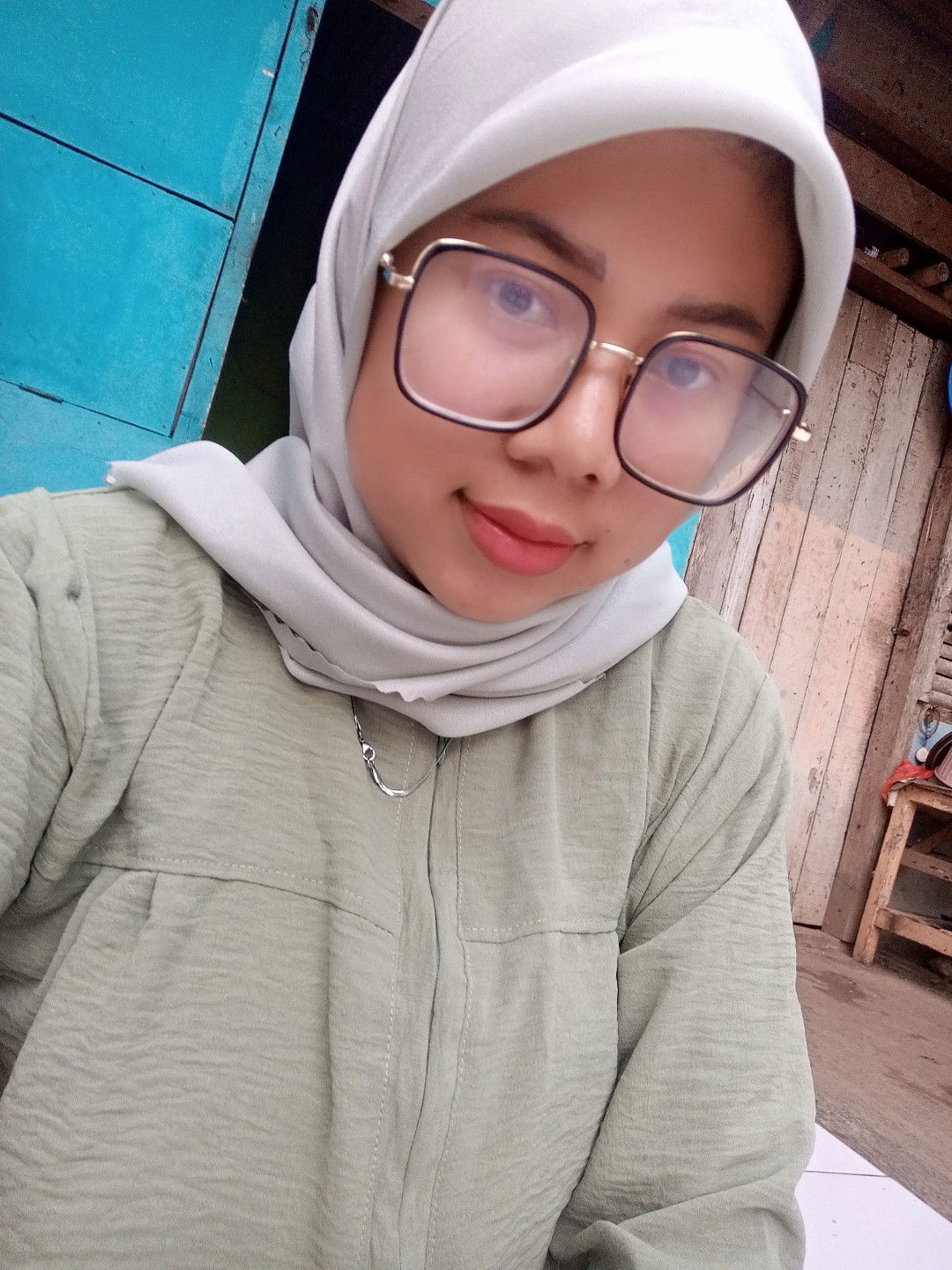 evi afrianti profile icon