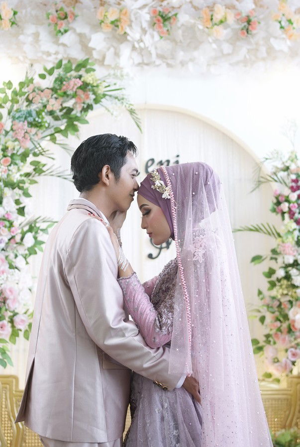 Reni Nur Fia profile icon