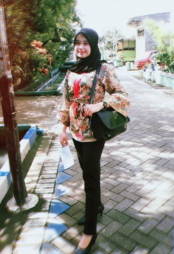 Dina Lorenza profile icon