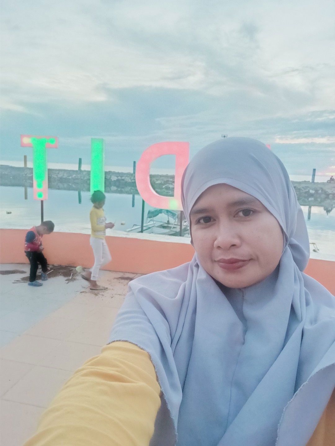 Herlina Wati profile icon