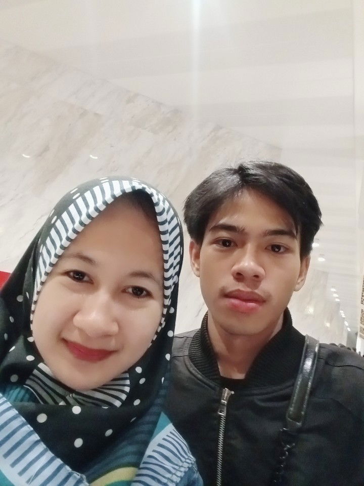 Mel Din profile icon