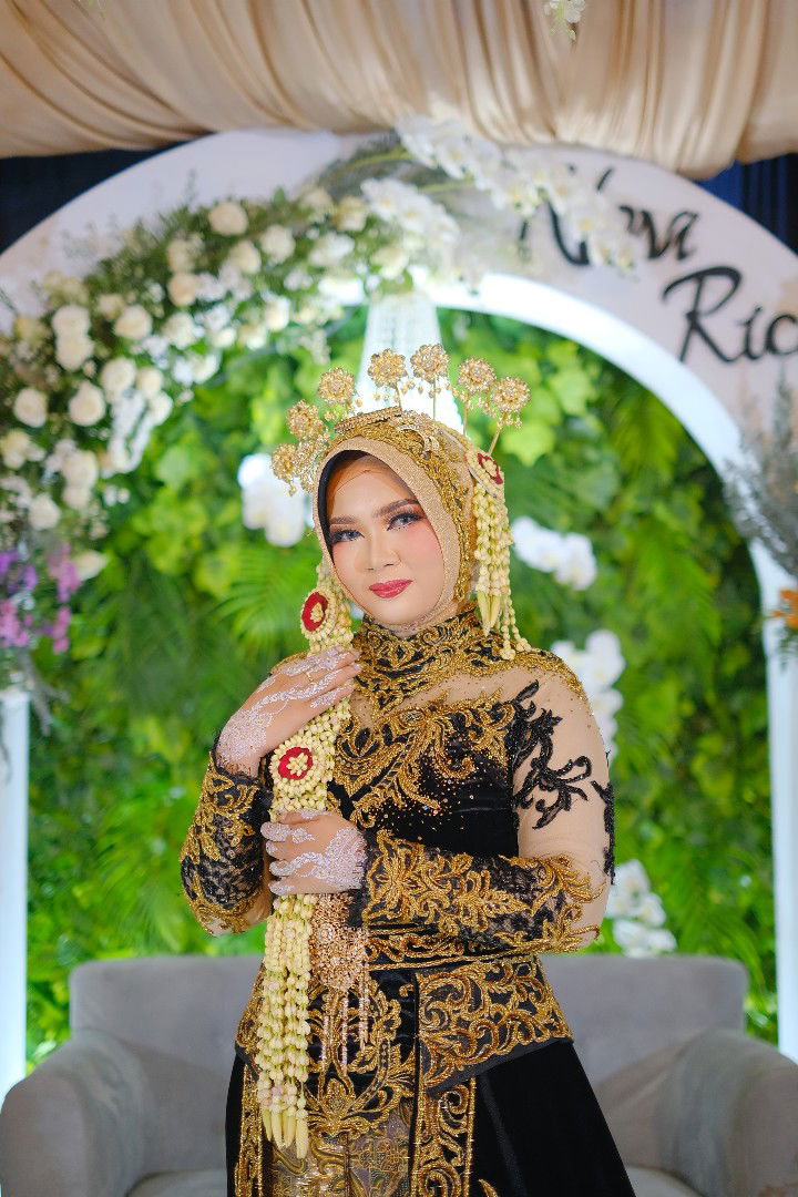 Novita Andriany profile icon