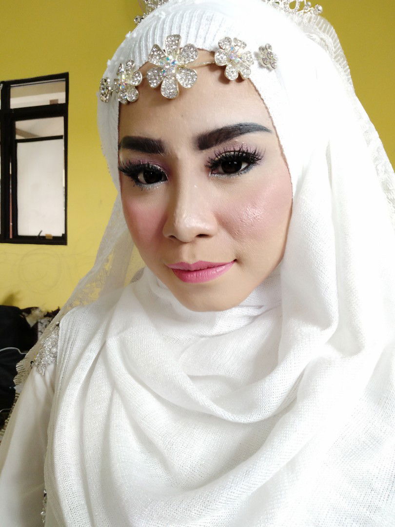Hena Yunita Sari profile icon