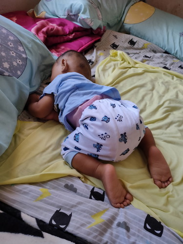 Tidur bayi 6 bln nungging2