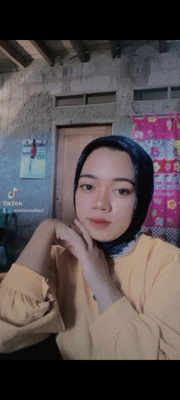 Nur yanah profile icon