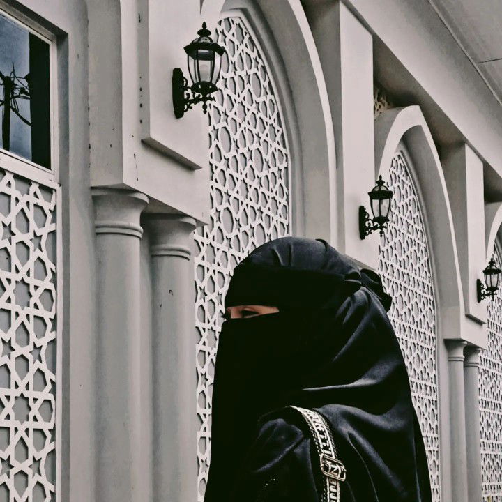 Putri Bella profile icon