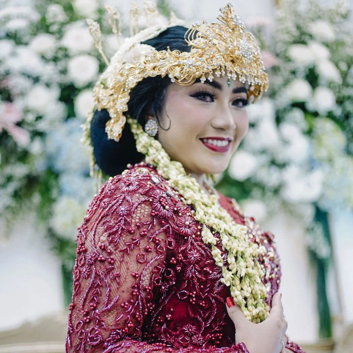 Gloria Rossy Christmas profile icon