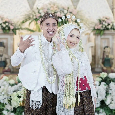 Intan Novianti profile icon