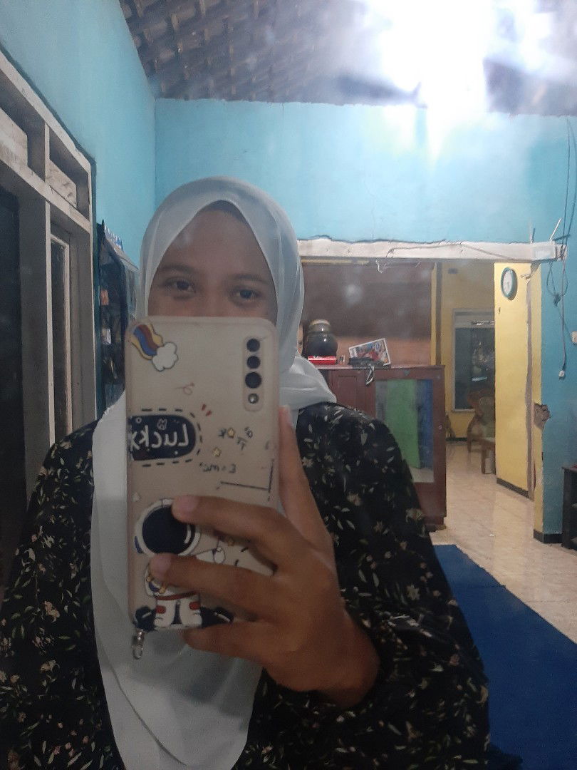 Siti Munawaroh profile icon