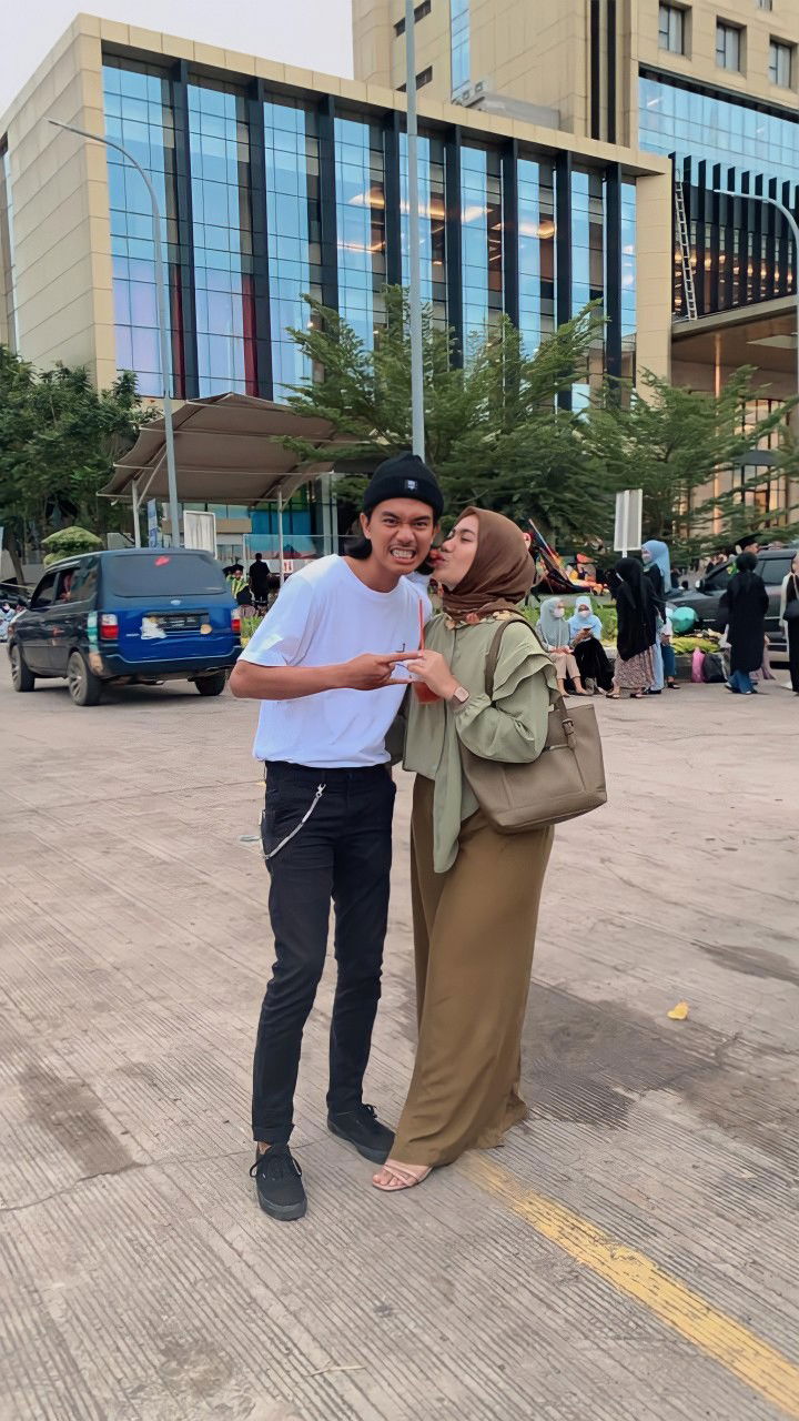 khoirun nisa profile icon