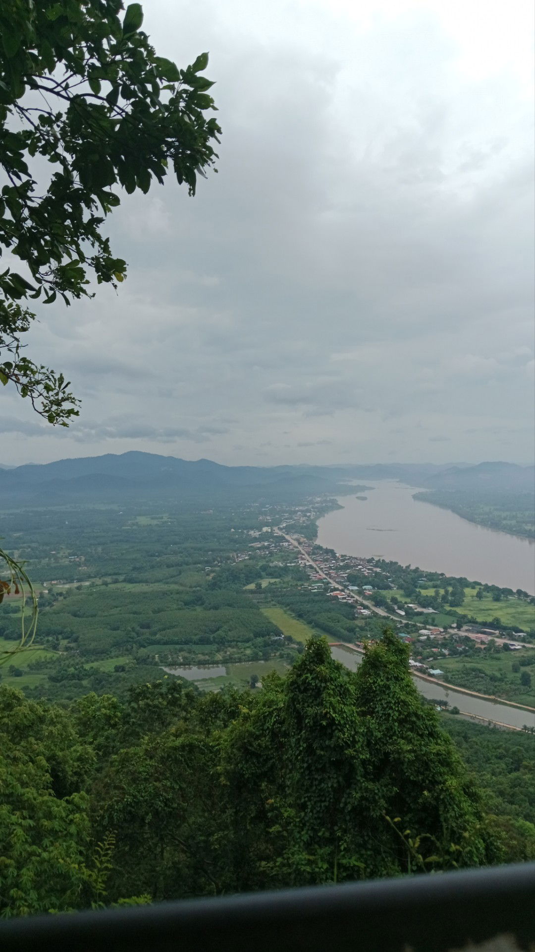 อีกฝั่งของพระจันทร์ profile icon