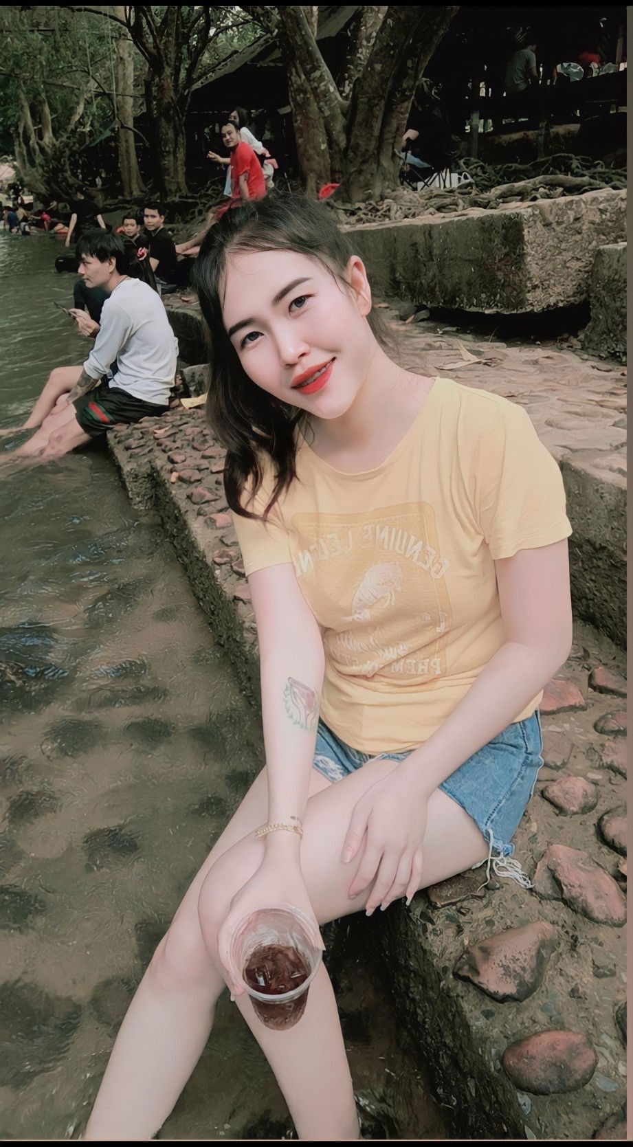 Nong sujitra profile icon