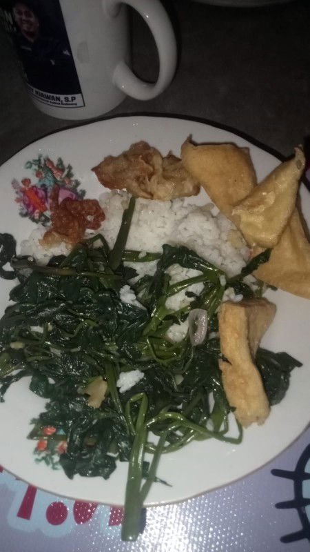 Devina Trisanti profile icon