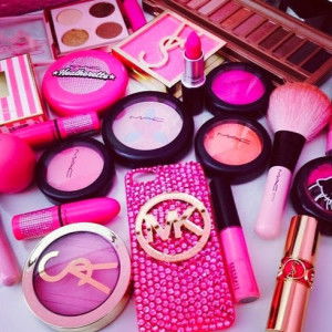 Izati Noor profile icon