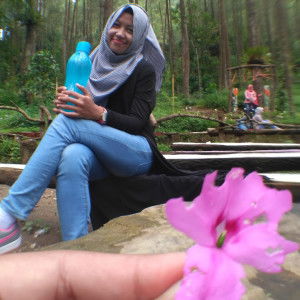 Putri Yania profile icon