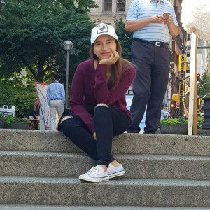 Azzura Nur Fitriana profile icon