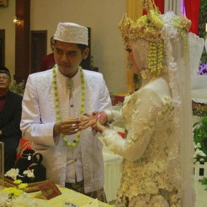 Regina Indraini profile icon