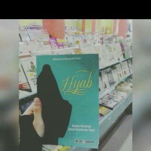 Santi Ayuningsih profile icon