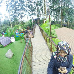 Yuli Tri Wahyuni profile icon