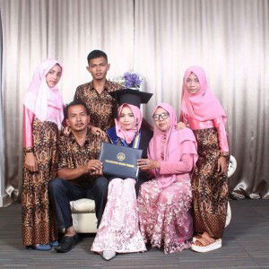 Mei Dina Rahmi profile icon