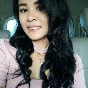 Mom's Lonny profile icon