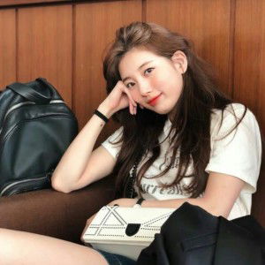 Mely Indah profile icon