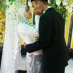 Devi Yanti Roza Fitry profile icon