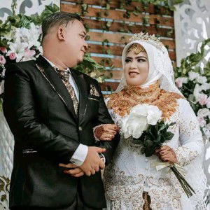 Rossy Afista Putri profile icon