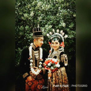 Putri Pratiwi profile icon