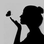 Ria Astutik profile icon