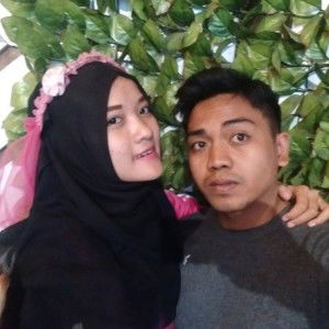 Rinii Nur profile icon