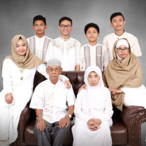 Dea Azmi Wiryanti profile icon