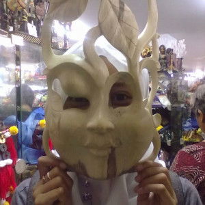 Revi Fitriyani profile icon